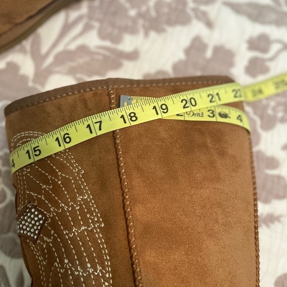 Montana West golden tan suede fur lined boots  angel wing cross design Sz 9 - Picture 11 of 11